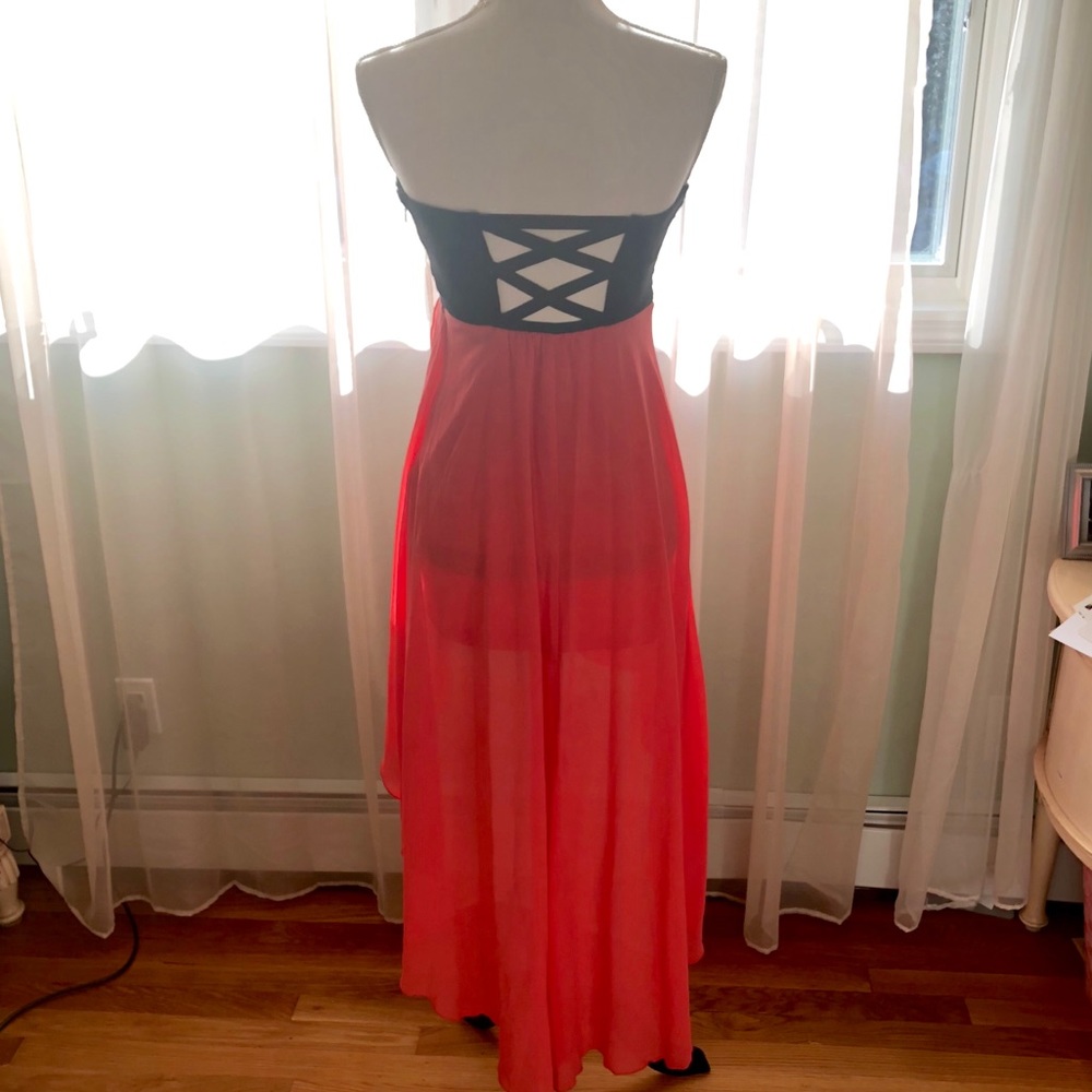 Criss-cross back strapless black and pink dress